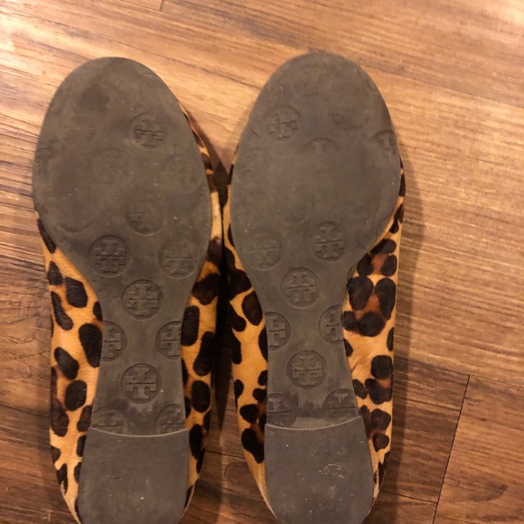 Tori Burch ballet flats. LEOPARD SIZE 8 - Picture 3 of 3